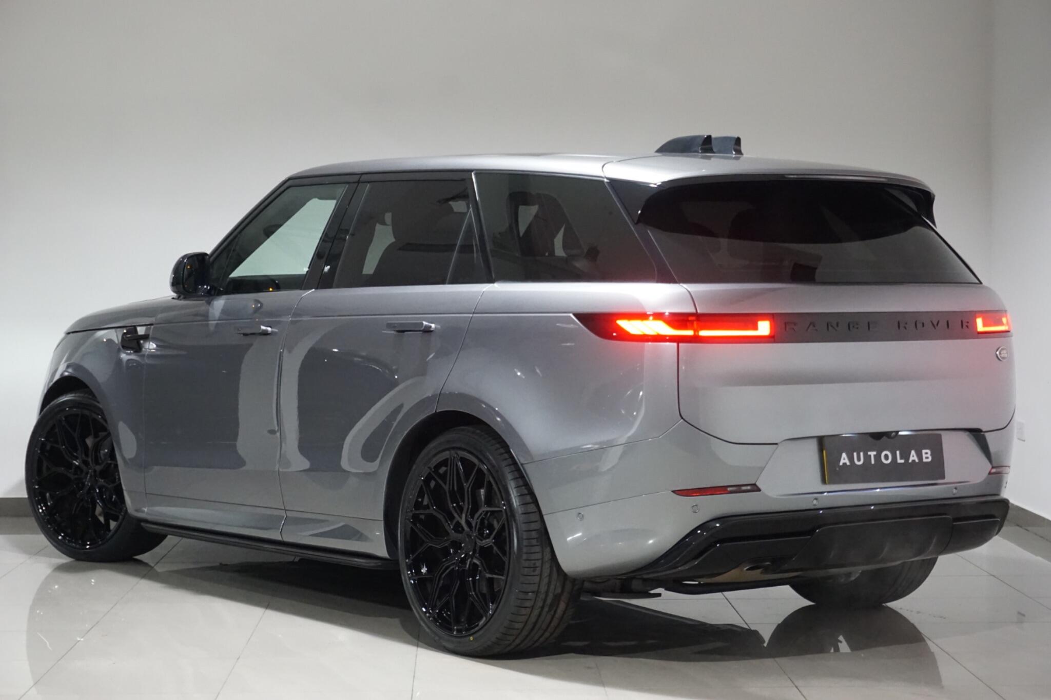 Land Rover Range Rover Sport 3.0 D300 MHEV Dynamic SE SUV 5dr Diesel Auto 4WD Euro 6 (s/s) (300 ps)